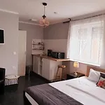 Apart Otel Oleander Hof Hochstadt (Sudliche Weinstrasse)