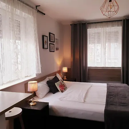 Oleander Hof Aparthotel Hochstadt (Sudliche Weinstrasse)