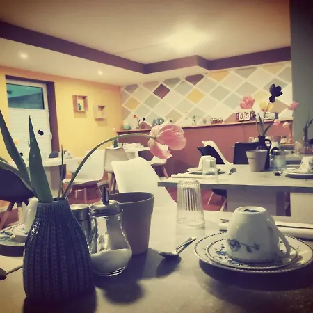 Lägenhetshotell Oleander Hof Hochstadt (Sudliche Weinstrasse)